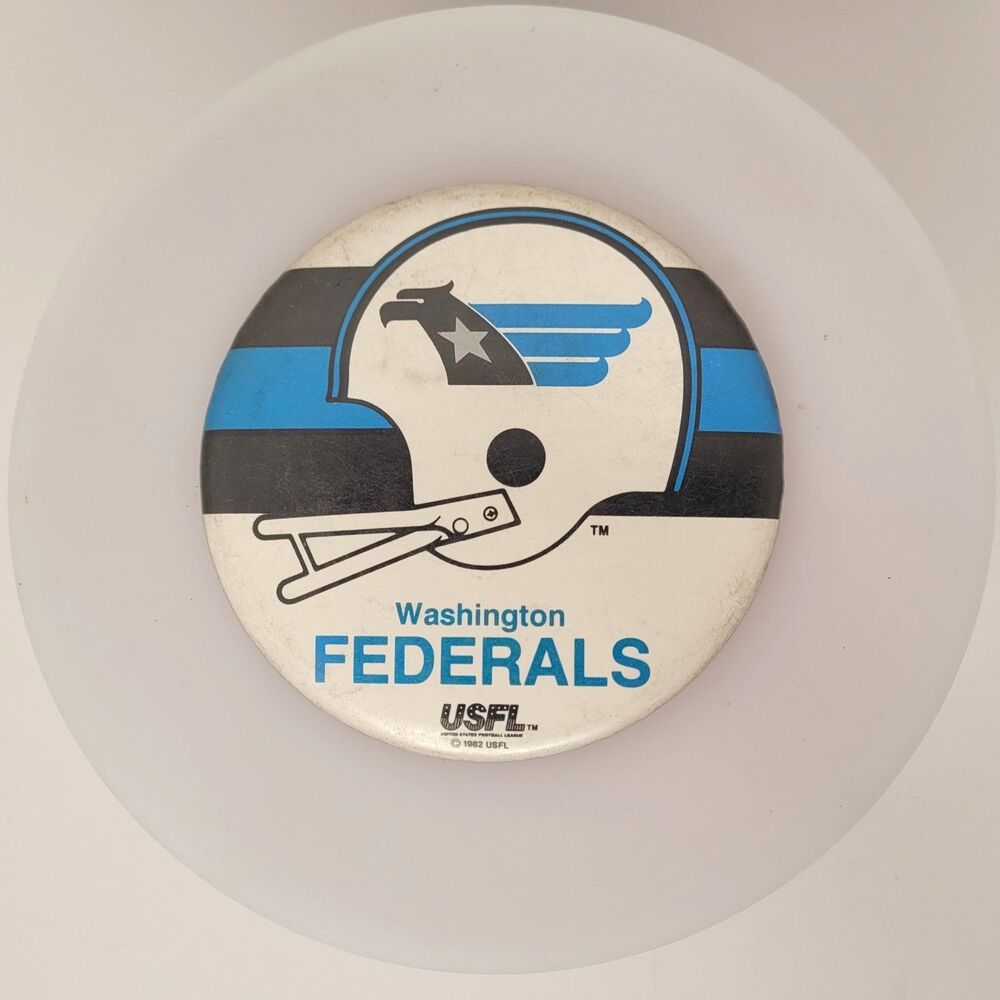 Vintage 1982 USFL Washington Federals Football Helmet Pinback Button Badge